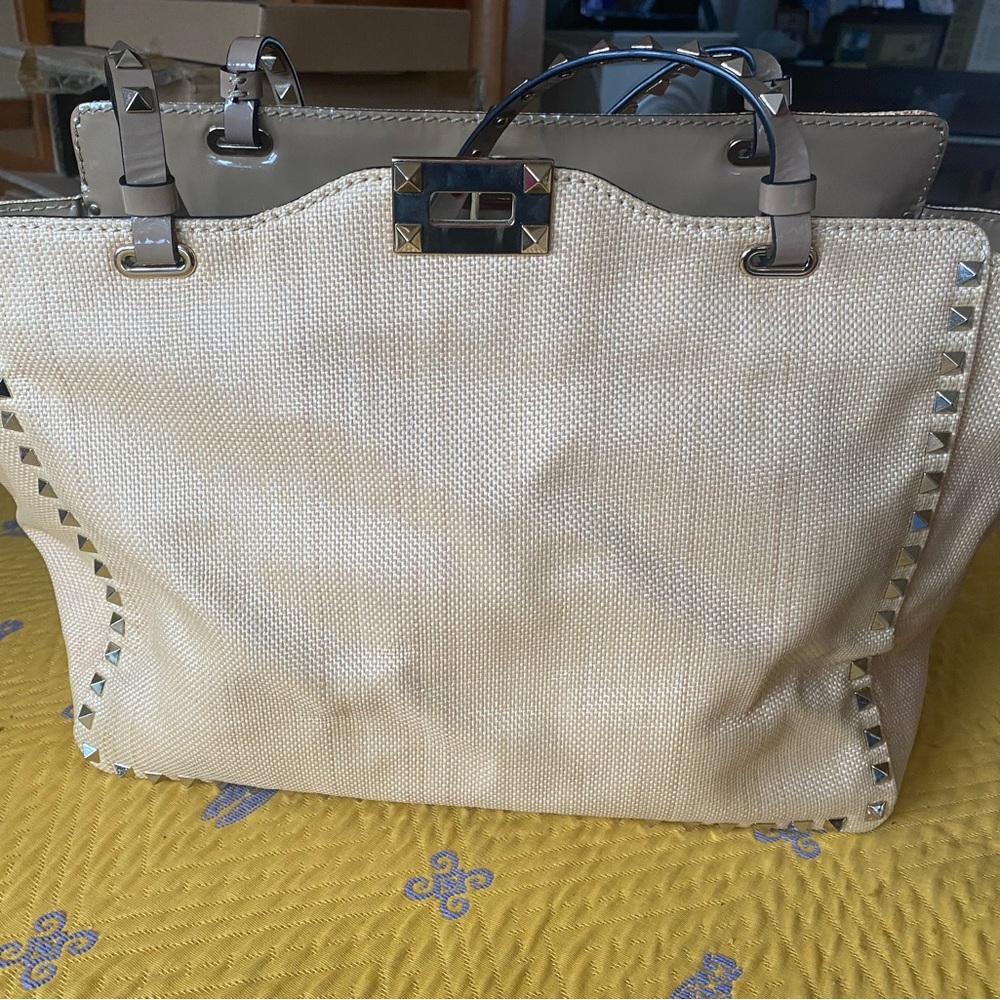Valentino Rockstud bag with tags, rarely used. Stored in smoke/pet free home.